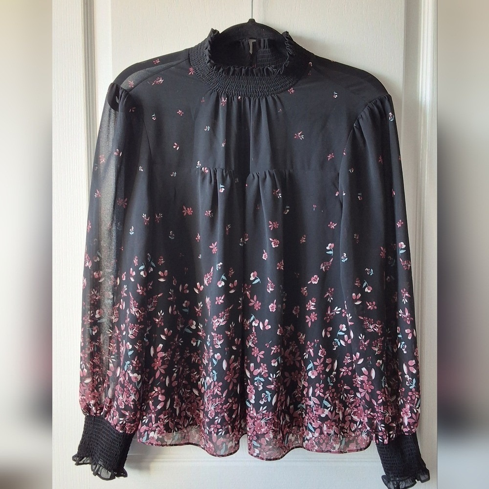 ARIAT S/P Flowing Floral Blouse With Smocked Cuffs & Collar Western Glam Chic